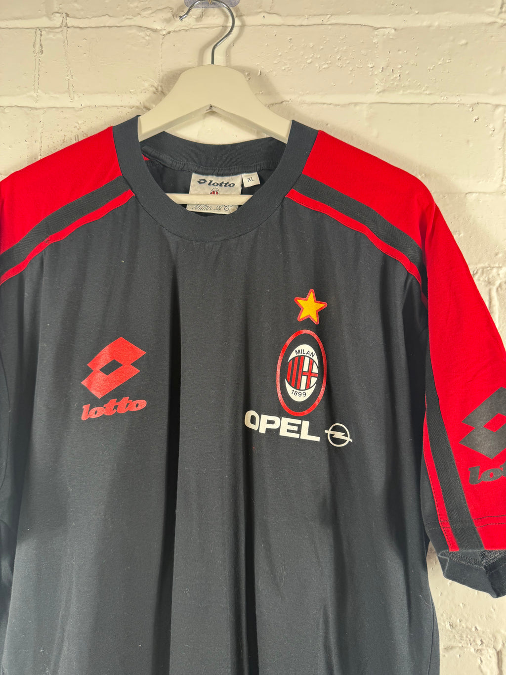 1997 / 98 AC Milan football training t shirt Lotto XL